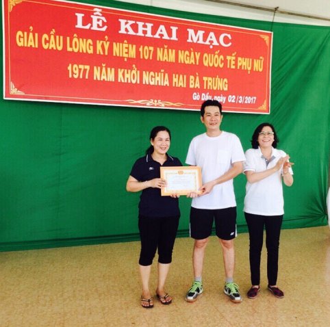 Hội LHPN huyện Gò Dầu tổ chức giải cầu lông chào mừng ĐHĐBPNTQ lần thứ XII và kỷ niệm ngày Quốc tế phụ nữ 8-3