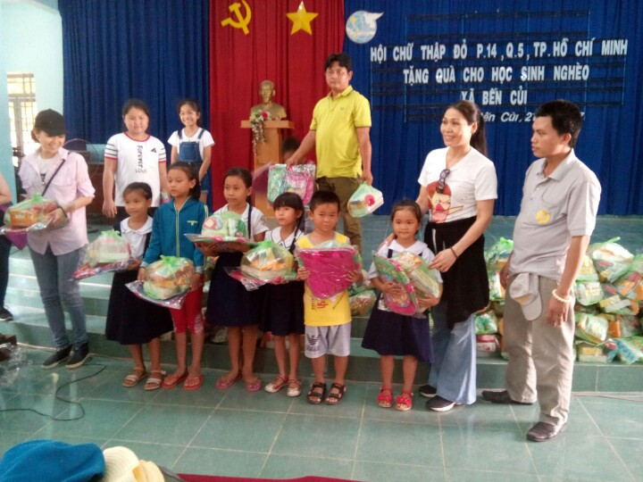 Hội LHPN các xã, phường, trị trấn tổ chức các hoạt động kỷ niệm 127 ngày sinh của Chủ tịch Hồ Chí Minh