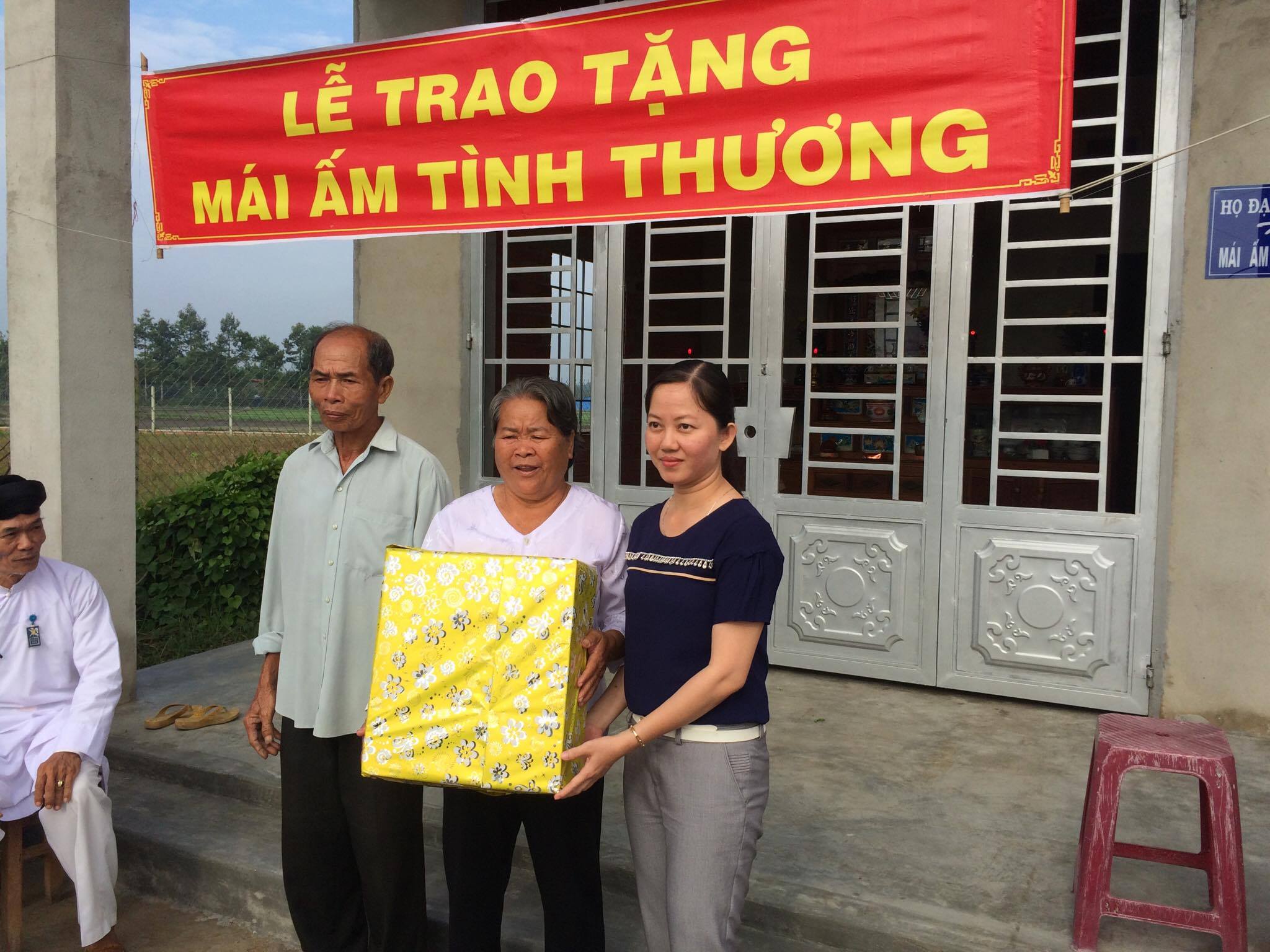 Hội LHPN Ninh Sơn: trao mái ấm tình thương cho phụ nữ nghèo