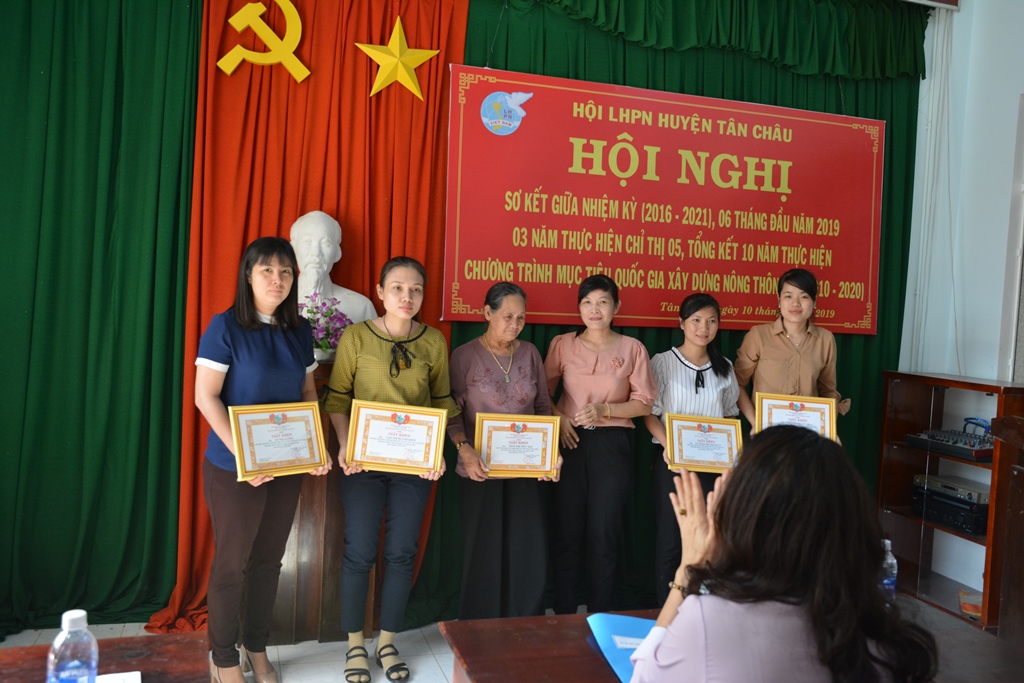 TÂN CHÂU: SƠ KẾT GIỮA NHIỆM KỲ 2016-2021