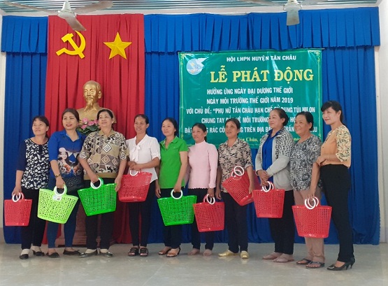 TÂN CHÂU: PHÁT ĐỘNG PHONG TRÀO PHÒNG, CHỐNG RÁC THẢI NHỰA