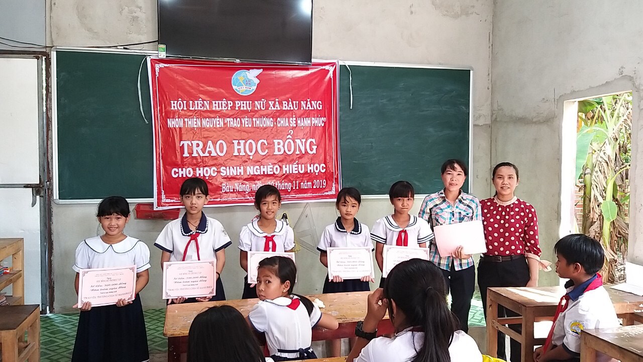 Trao MATT và học bổng cho phụ nữ, học sinh nghèo