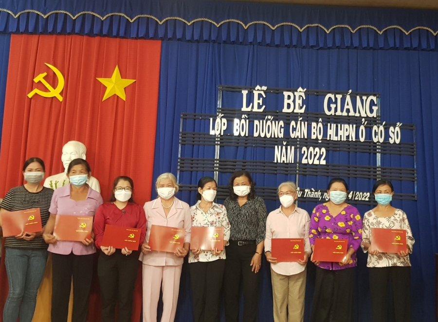 Hội LHPN huyện Châu Thành tổ chức bế giảng lớp Bồi dưỡng LLCT và nghiệp vụ cho Cán bộ Hội LHPN ở cơ sở