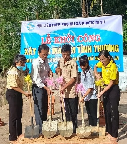 HỘI LHPN XÃ PHƯỚC NINH KHỞI CÔNG XÂY NHÀ “MÁI ẤM TÌNH THƯƠNG”