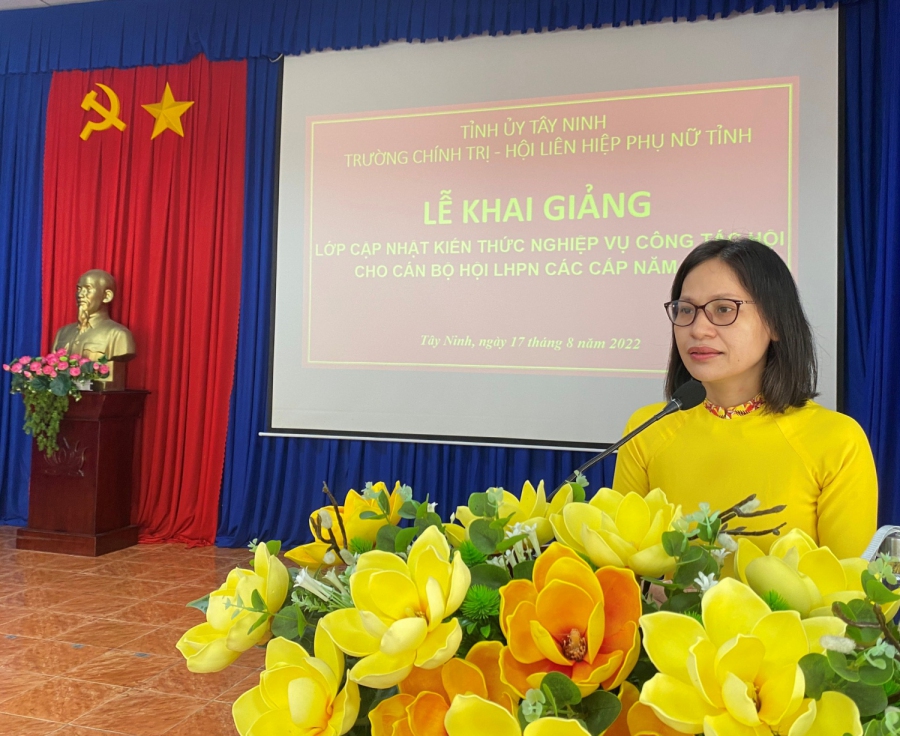 Hội LHPN tỉnh Tây Ninh khai giảng Lớp cập nhật kiến thức nghiệp vụ công tác Hội cho cán bộ Hội cơ sở