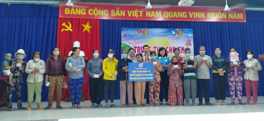 Hội LHPN xã Tân Bình tổ chức các hoạt động chăm lo cho học sinh và phụ nữ nghèo, khó khăn trên địa bàn xã