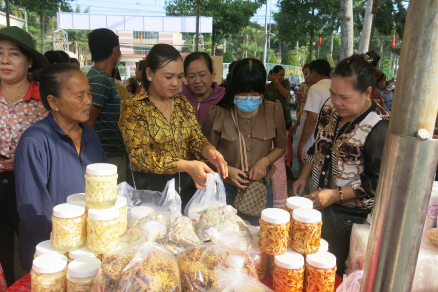 Hội LHPN huyện Tân Châu: Tổ chức “Phiên chợ Tết - gắn kết yêu thương”