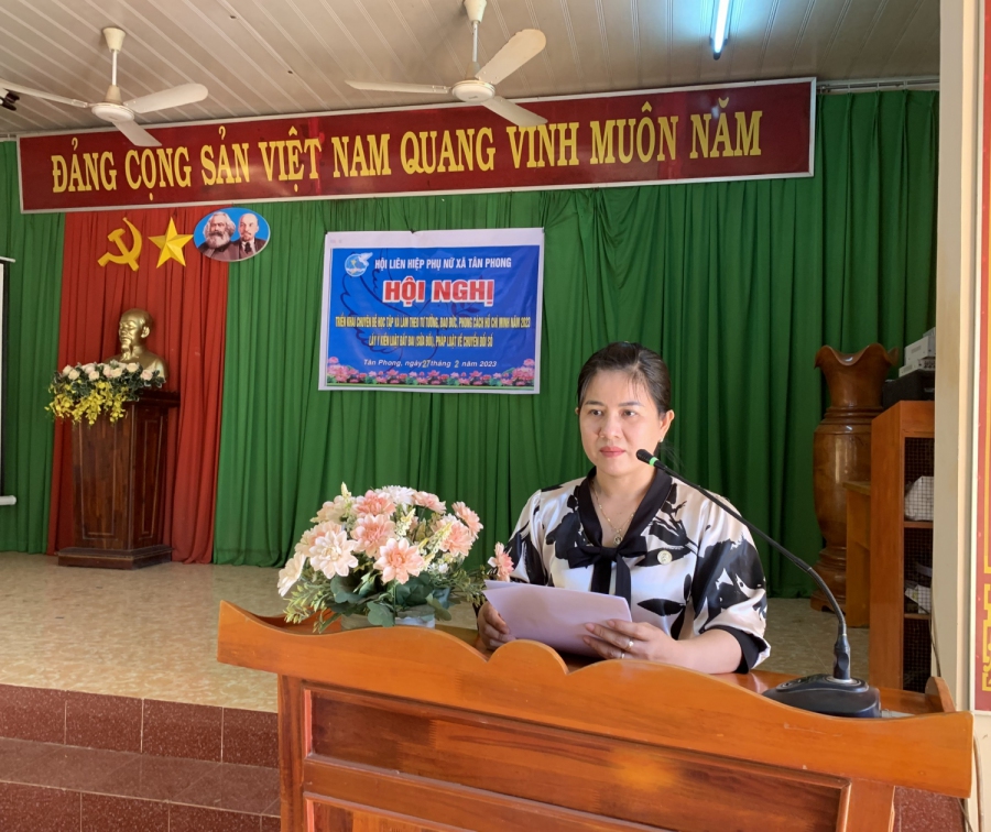 Tân Phong: Hội Phụ nữ xã tổ chức lấy ý kiến về dự thảo Luật đất đai (sửa đổi)