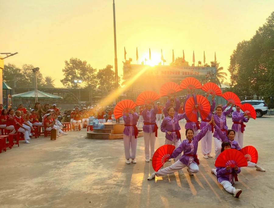 Mỏ Công, Tân Biên: tổ chức họp mặt giao lưu  văn nghệ - thể dục dưỡng sinh giữa các CLB  trên địa bàn huyện.