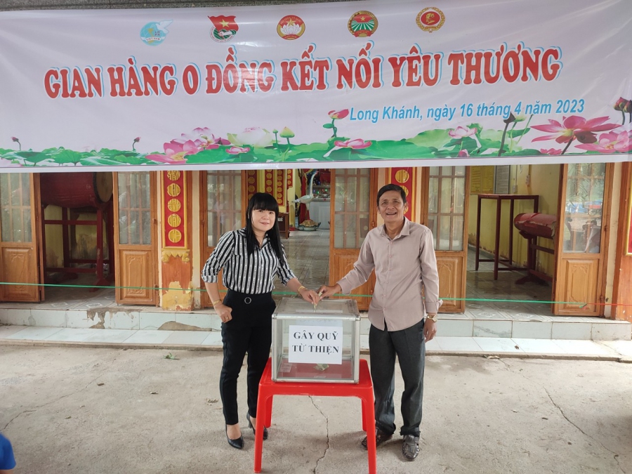 Hội LHPN xã Long Khánh phối hợp tổ chức "Gian hàng 0 đồng kết nối yêu thương"