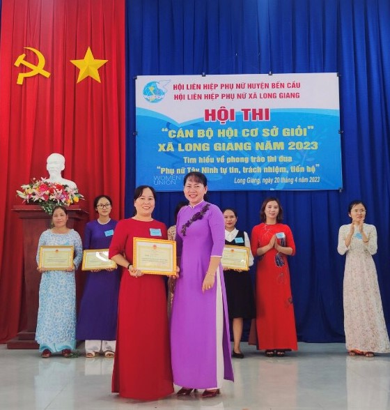 Hội LHPN xã Long Giang và Long Thuận đồng loạt tổ chức Hội thi “Cán bộ hội cơ sở giỏi” xã năm 2023