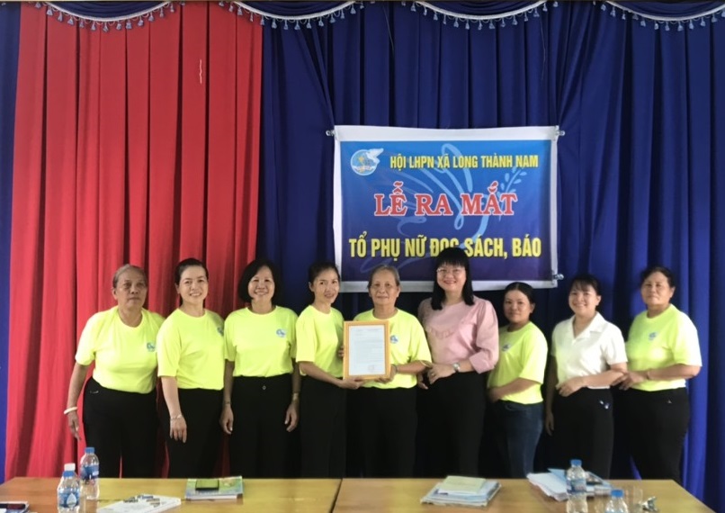 Hội LHPN xã Long Thành Nam, thị xã Hòa Thành : Tổ chức ra mắt “Tổ Phụ nữ đọc sách, báo” và tổ chức triển khai Phong trào thi đua “Phụ nữ Hòa Thành tự tin, trách nhiệm, tiến bộ”