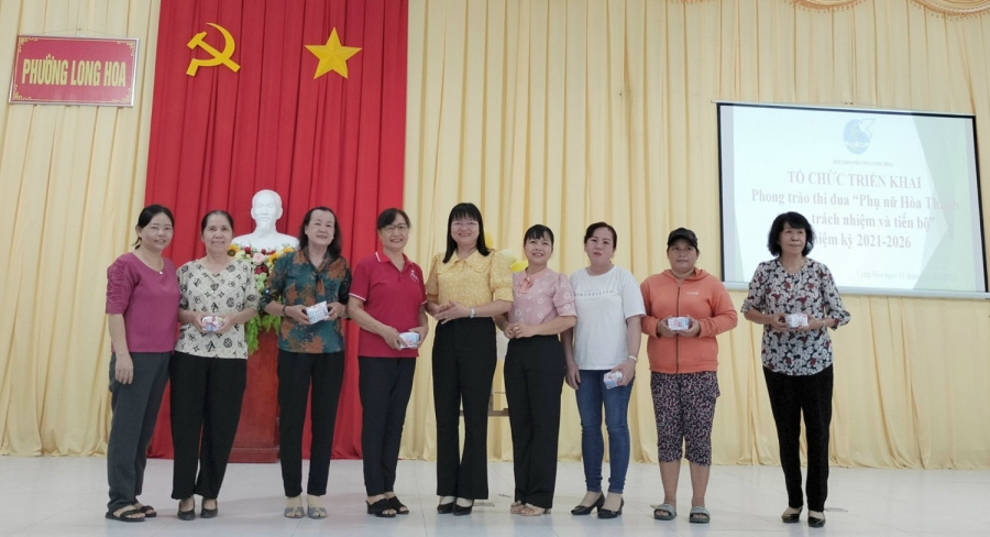 Hội LHPN phường Long Hoa và Long Thành Bắc tổ chức các hoạt động hưởng ứng Phong trào Thi đua “Phụ nữ Hòa Thành tự tin, trách nhiệm, tiến bộ”, nhiệm kỳ 2021-2026