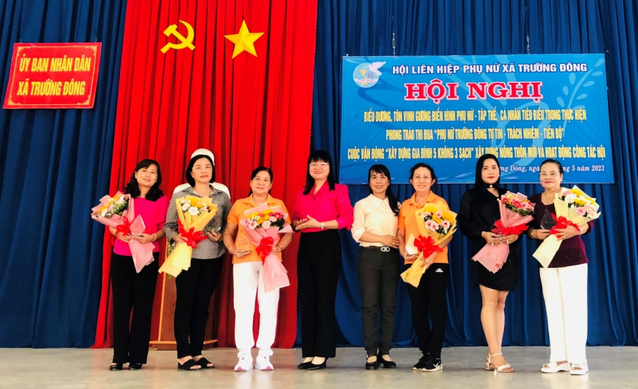 Biểu dương, tôn vinh điển hình tiêu biểu trong thực hiện phong trào thi đua, cuộc vận động của Hội