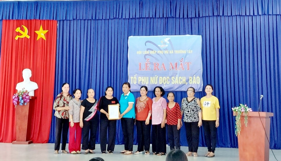 Hội LHPN xã Trường Tây: Tổ chức tập huấn nâng cao năng lực cho cán bộ, hội viên phụ nữ
