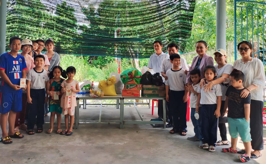 Chương trình "Mẹ đỡ đầu" vẫn mãi lan tỏa yêu thương!