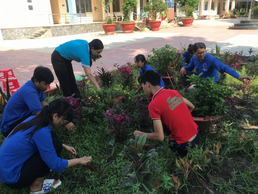 Hội LHPN xã Long Chữ ra mắt mô hình “Nữ thanh niên Xung kích – Tình nguyện”