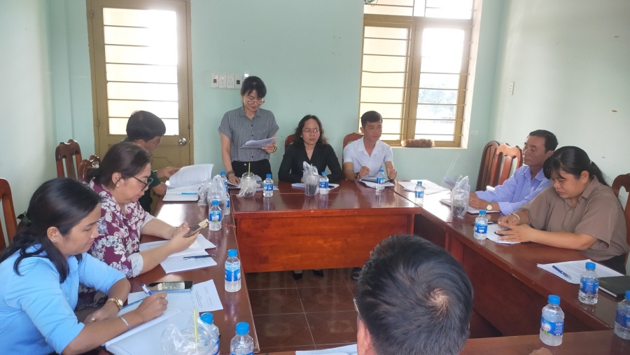 Bến Cầu giám sát việc thực hiện công tác cán bộ nữ đối với Đảng ủy xã Lợi Thuận.