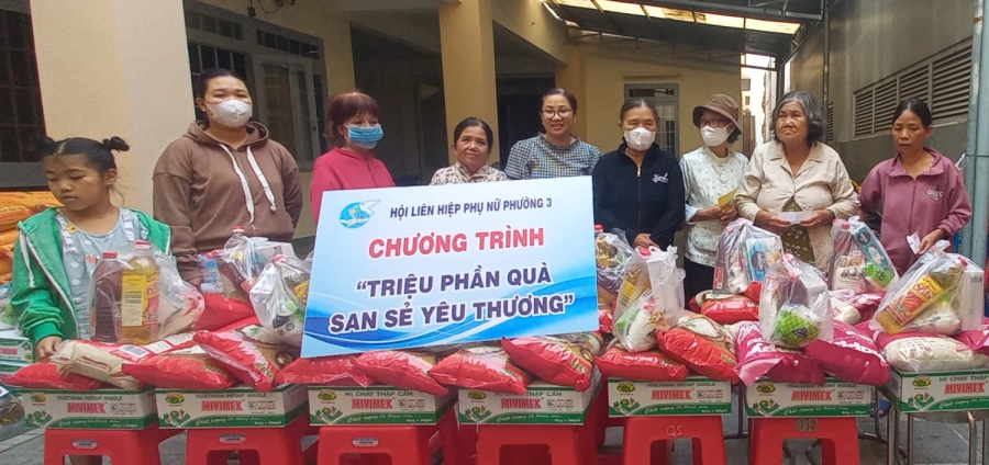 Hội LHPN Phường 3: Nhận đỡ đầu trẻ mồ côi, trao vốn Khởi nghiệp cho phụ nữ buôn bán nhỏ lẻ. và các hoạt động chăm lo Tết cho cán bộ Hội, gia đình phụ nữ đặc thù, hội viên cao tuổi