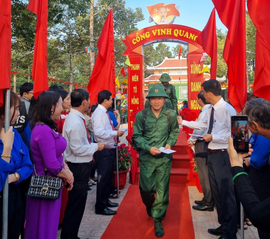 Các cấp  Hội LHPN huyện Châu Thành tham gia công tác tuyển quân năm 2024