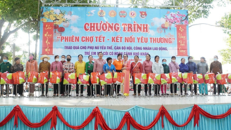 Tân Biên: “Phiên chợ tết  – Kết nối yêu thương” Xuân Giáp Thìn năm 2024