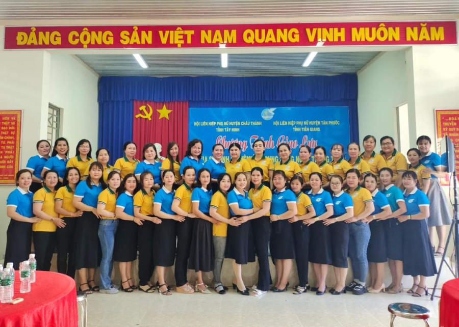 Hội LHPN huyện Châu Thành: Giao lưu cùng Hội LHPN huyện Tân Phước, tỉnh Tiền Giang