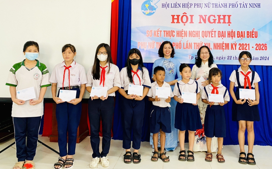 Hội Liên hiệp phụ nữ Thành phố: Nhiều kết quả nổi bật trong nửa nhiệm kỳ thực hiện Nghị quyết Đại hội