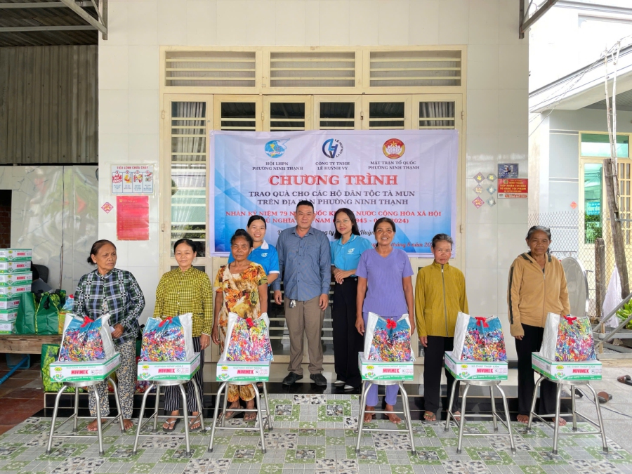 Ninh Thạnh: trao quà cho đồng bào dân tộc Tà Mun