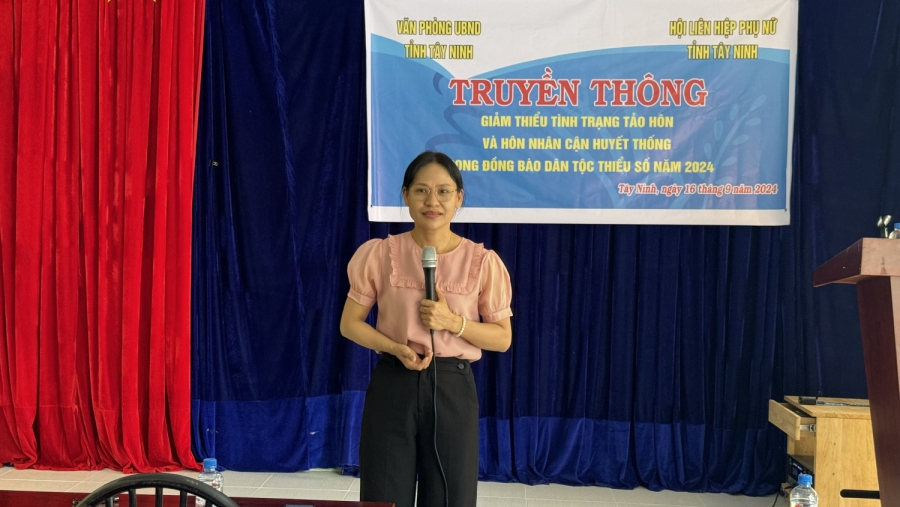 Truyền thông giảm thiểu tình trạng tảo hôn và hôn nhân cận huyết thống cho phụ nữ đồng bào Tà Mun