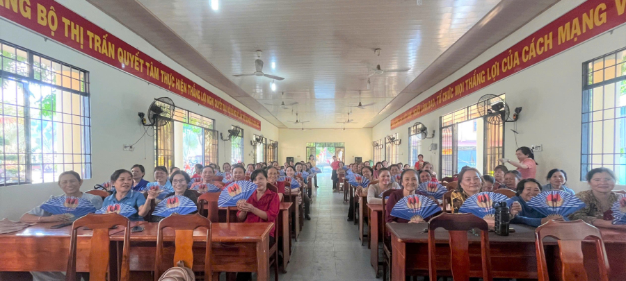 Đông đảo hội viên phụ nữ tham dự buổi tuyên truyền