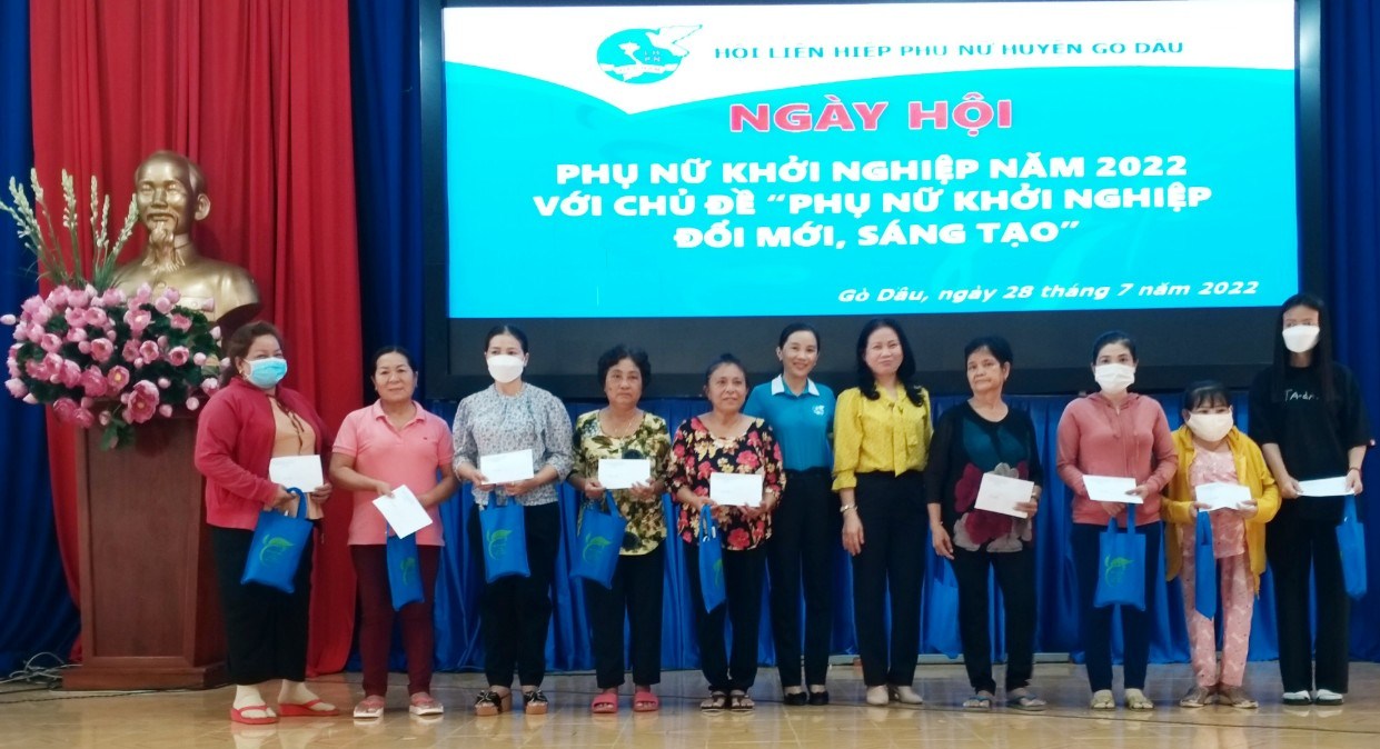 HỘI LHPN HUYỆN GÒ DẦU TỔ CHỨC NGÀY HỘI PHỤ NỮ KHỞI NGHIỆP NĂM 2022 VỚI CHỦ ĐỀ “ PHỤ NỮ KHỞI NGHIỆP ĐỔI MỚI, SÁNG TẠO”